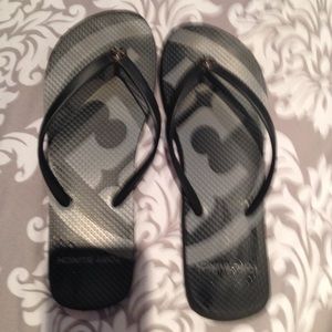 Tory burch flip flop